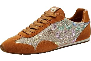 Women's Flat Sneaker: Jacquard Weave and Production Notes