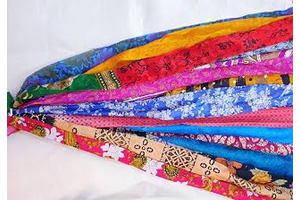21 Yards Unstitched Recycled Sari Silk Yarn Ribbon Tassels 21 Strips SKEINS Shades Recycled Journal Scrapbook Craft Project Decor DS360 (21 YDS: Jacquard Weave and Production Notes