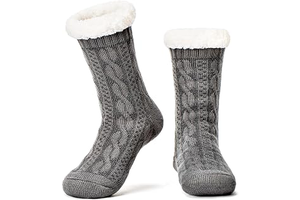 The Metluks Women's Fuzzy Slipper Socks with Non-slip Grippers, Sherpa Lined Warm Cozy Gift Socks: Jacquard Weave and Production Notes