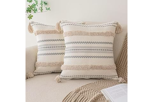 BUIOVBEY Boho Throw Pillow Covers Woven Tufted Pillow Cases with Tassels: Jacquard Weave and Production Notes